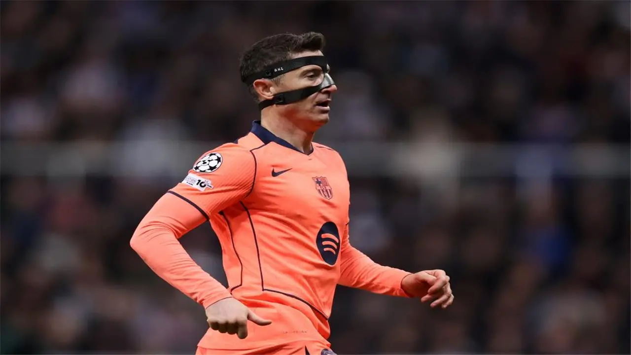 تطورات مثيرة بشأن مصير ليفاندوفسكي مع برشلونة يكشفها صحفي بولندي بارز